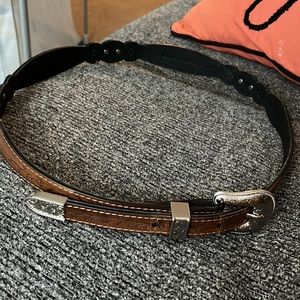 Country style brown real leather belt with minimal wear and cute design